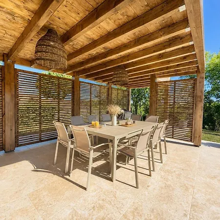 Pierres Blanches, Grange De Charme & Piscine كاهورْ