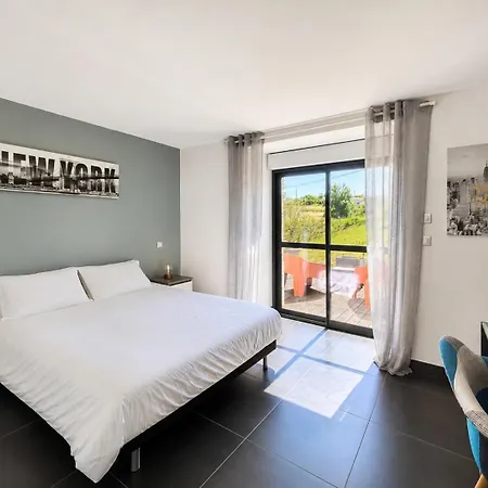 Pierres Blanches, Grange De Charme & Piscine *