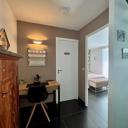 Pierres Blanches, Grange De Charme & Piscine فيلة كاهورْ